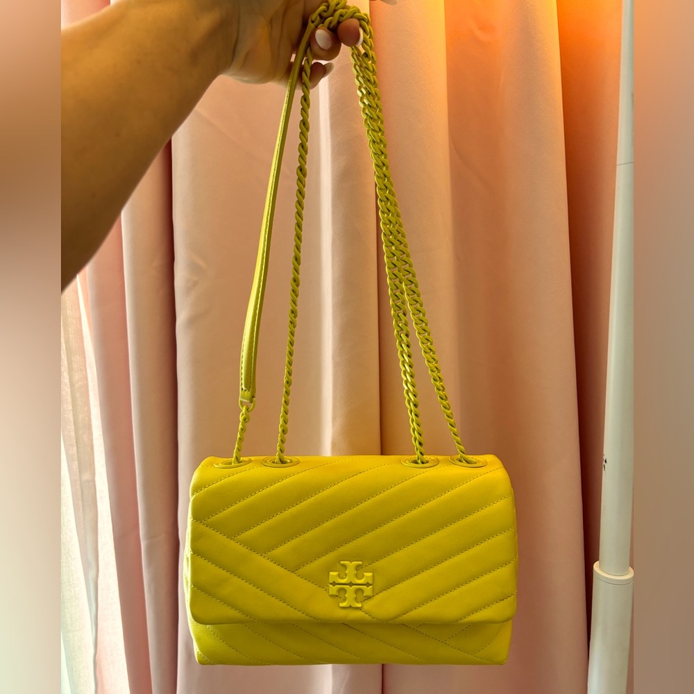 Tori Burch small Kira solid bright yellow